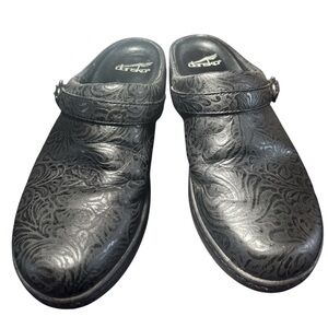 Dansko Allison Women’s Black Embossed Clogs Straps Silver Buckles EU 39 (US 8)‎